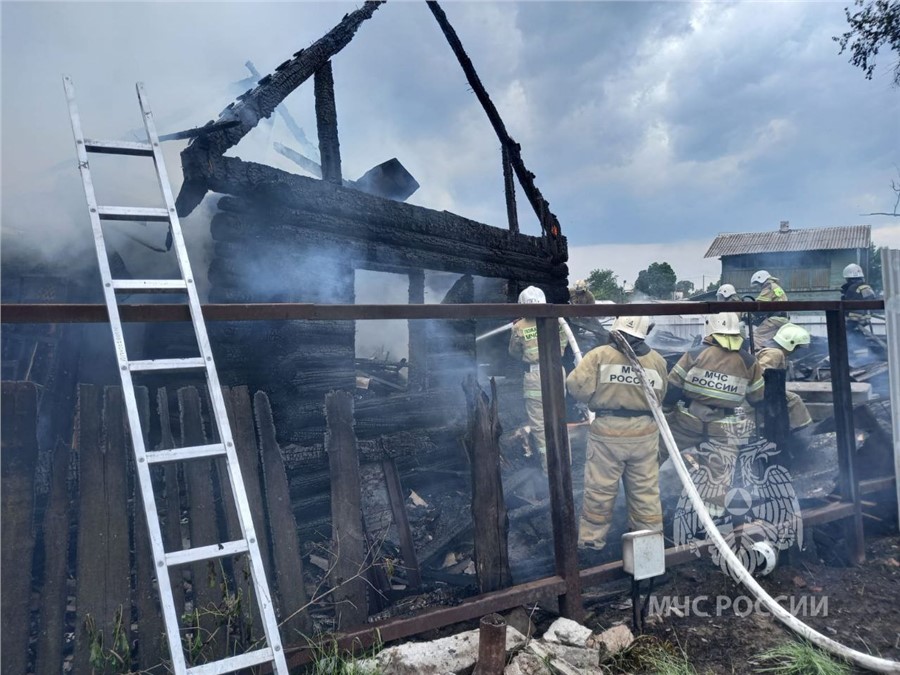 Поджигателями дачного домика в Железногорске оказались четыре школьника