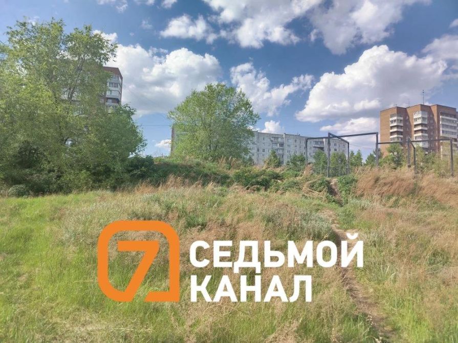 Жители Зеленой Рощи в Красноярске ждут решения проблемы обрушения берега