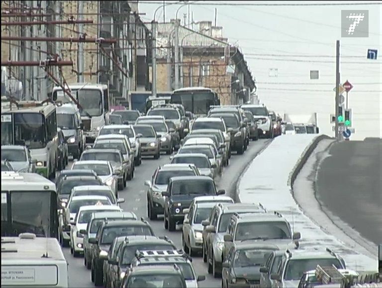 Пробки красноярск. Красноярские пробки. Пробки на Калинина Красноярск сейчас. Пробки в Красноярске зимой.