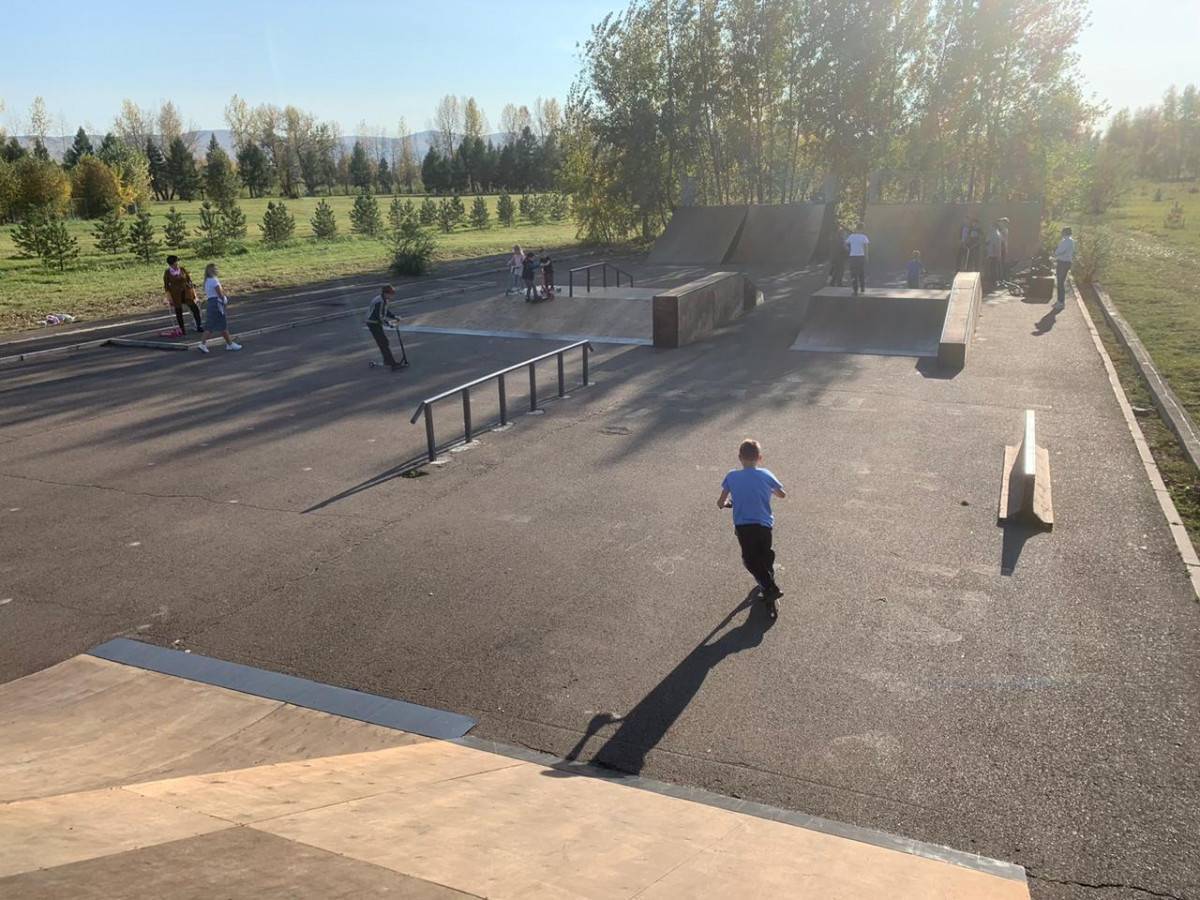 В Красноярске на острове Татышев после ремонта открыли скейт-парк