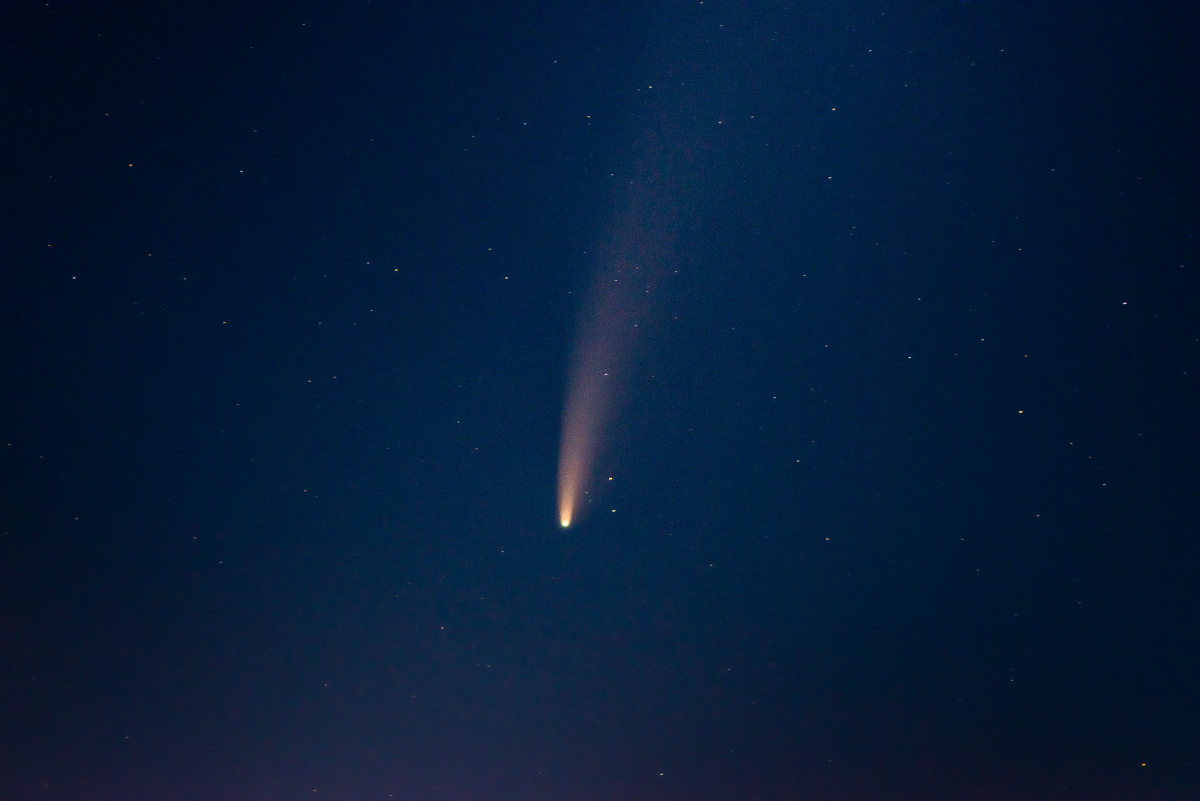 Comet NEOWISE - C/2020 F3 - One Of The Brightest Comets in Decades is Passing Ea