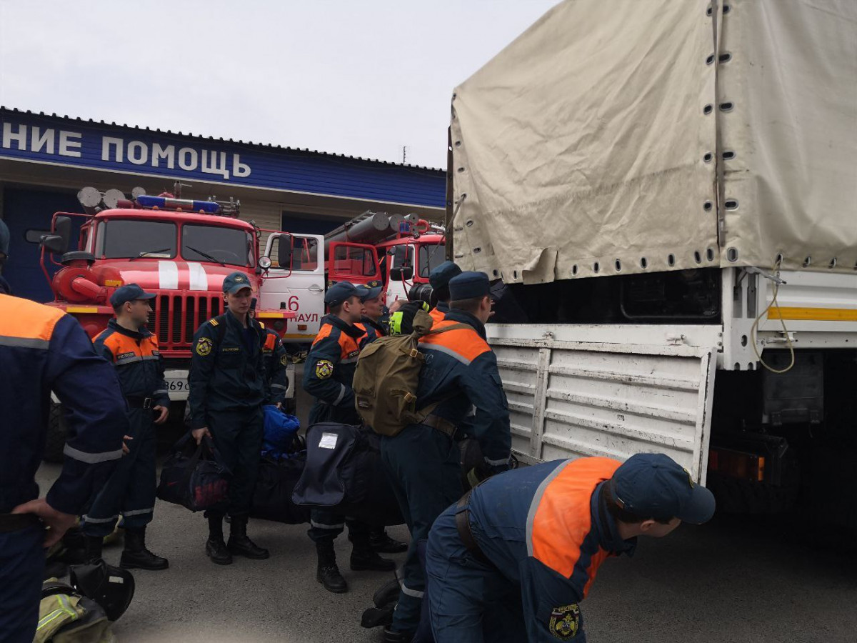 53 сотрудника МЧС Алтайского края едут на помощь в Красноярский край 