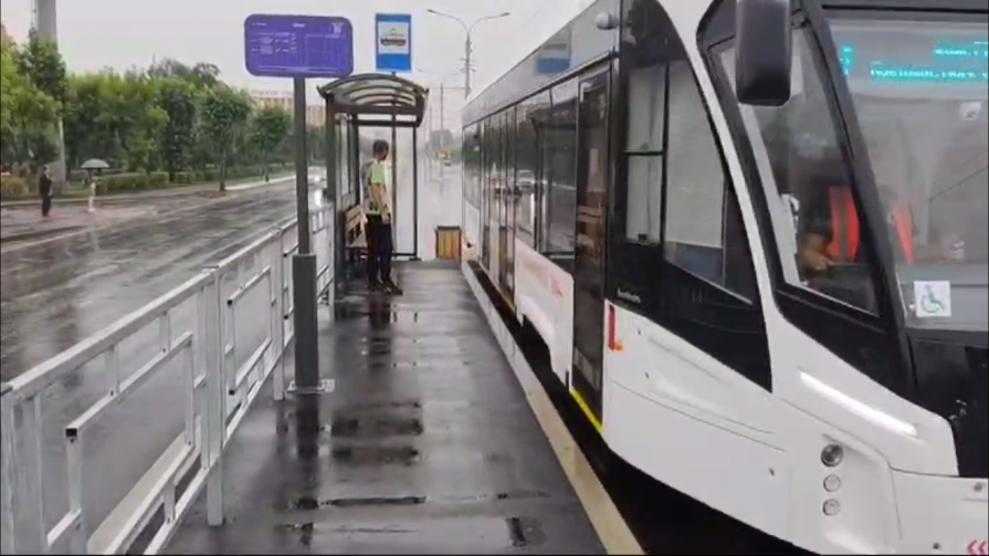 По Красрабу пошли первые трамваи после ремонта путей