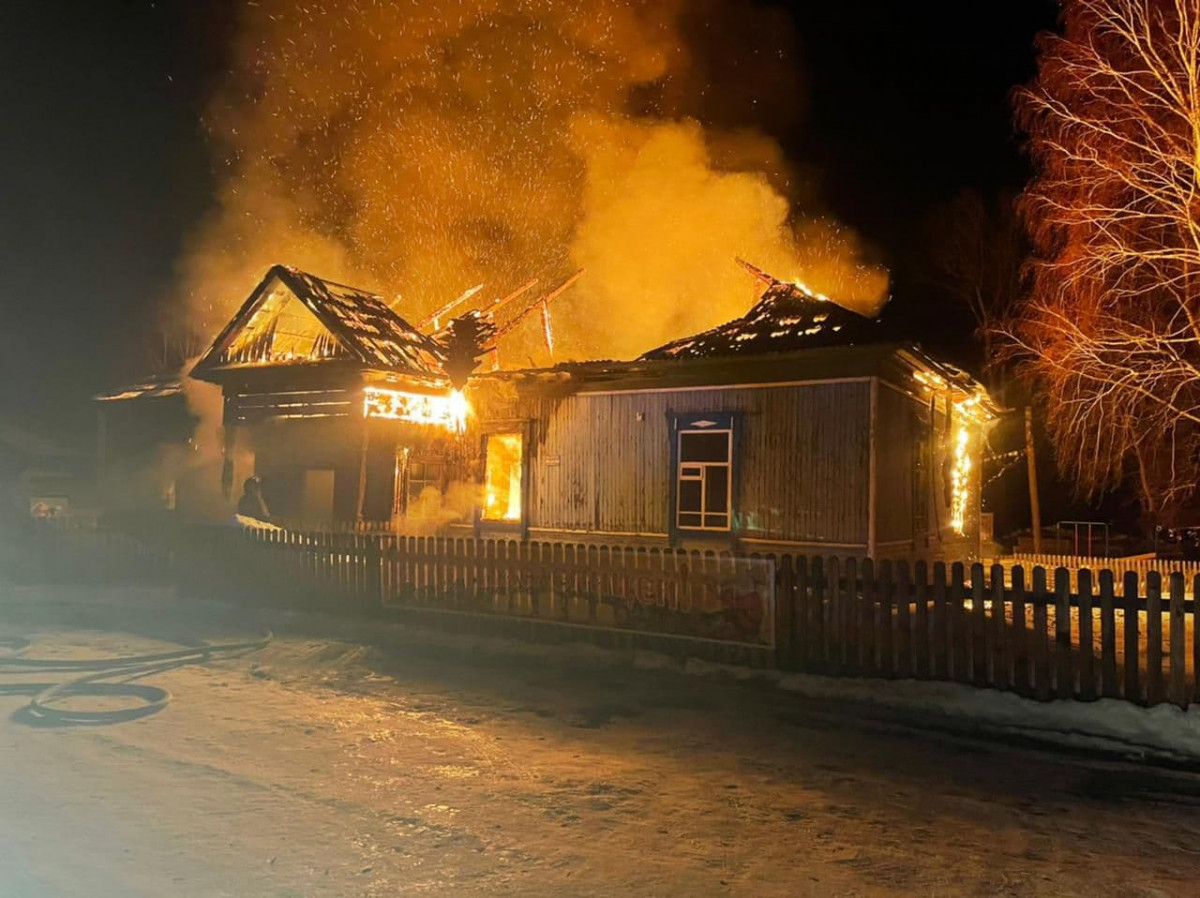 Погода в шушенском на неделю. Пожары в Шушенском районе. Пожар ДК Шушенском. Деревня Ленск. Ленск деревня в Шушенском.