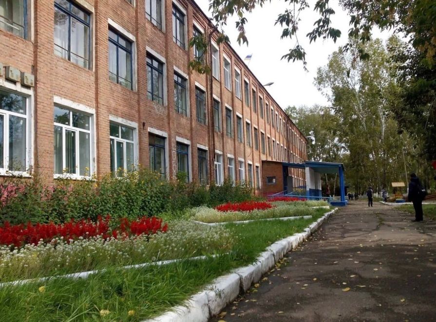 В Канске школьница напала на учителя с ножом и перцовкой на 1 сентября