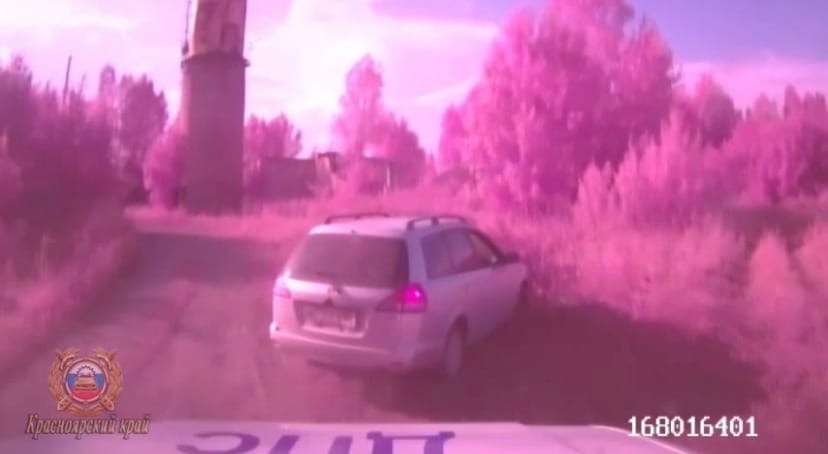 Пьяный житель Минусинска угнал автомобиль и устроил гонки с ГИБДД