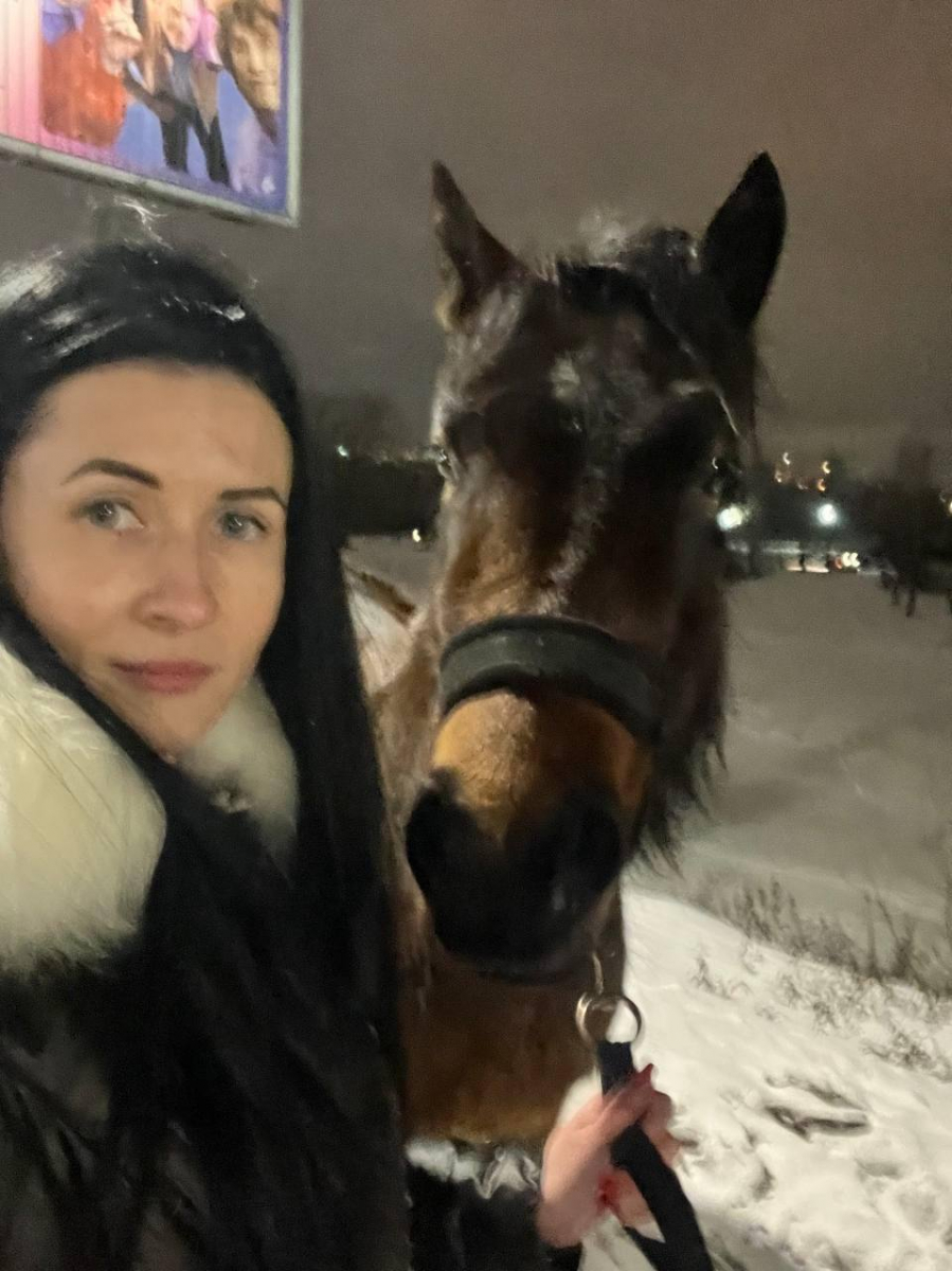 В Красноярске лейтенант полиции вернула хозяевам потерянную лошадь
