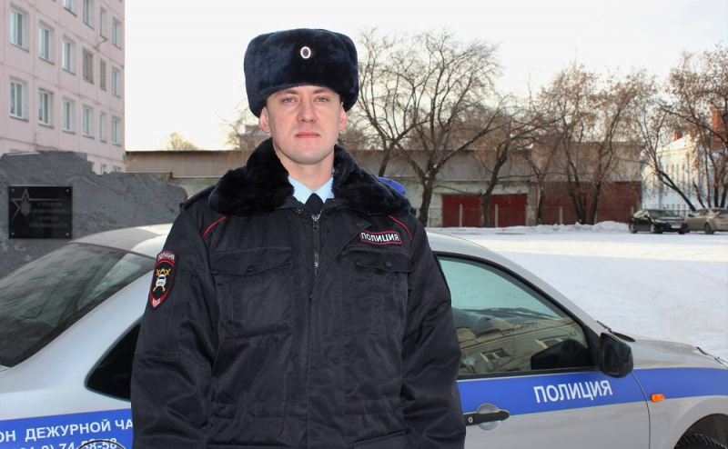 Двое полицейских из Железногорска предотвратили пожар в общежитии