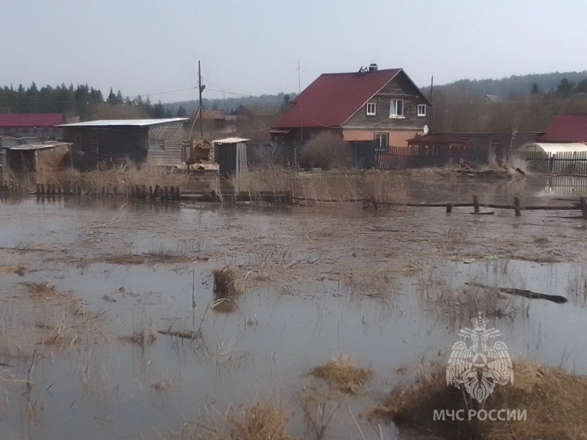 В Красноярском крае из-за талых вод затопило больше 30 участков