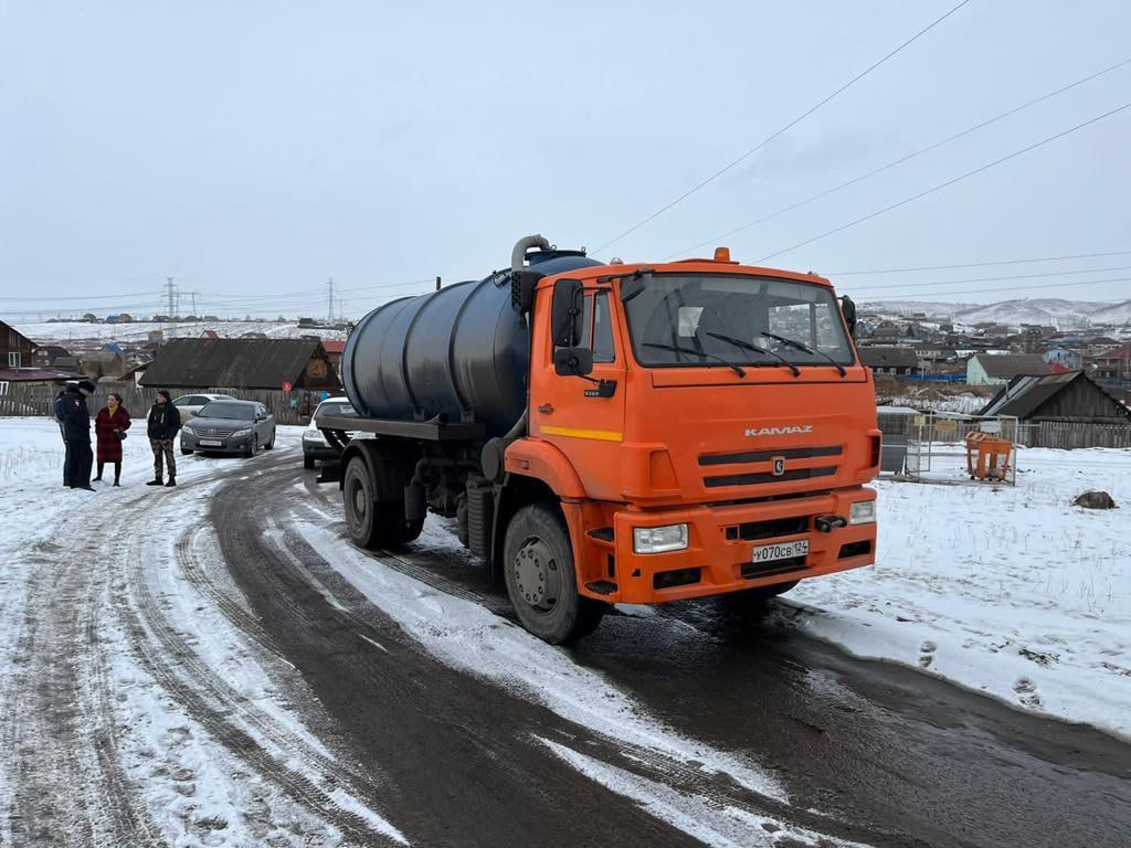 В Красноярске водителя ассенизаторской машины оштрафуют на 50 тыс. рублей за слив отходов