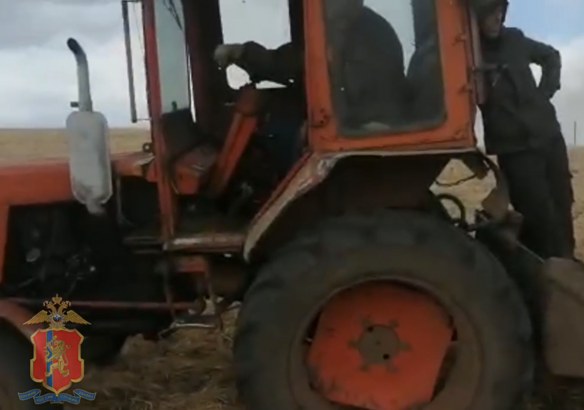 В Красноярском крае тракторист задержан за поджог сухой травы