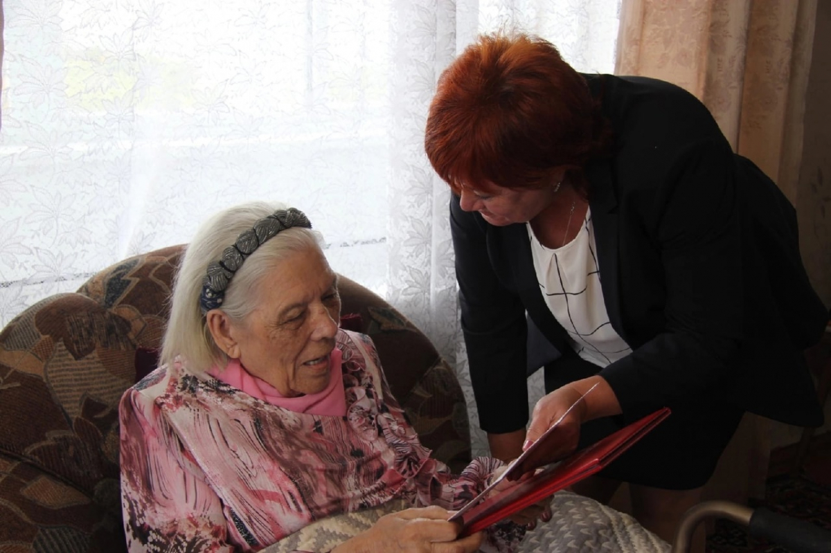 Бабушке красноярского хоккеиста Александра Семина исполнилось 100 лет
