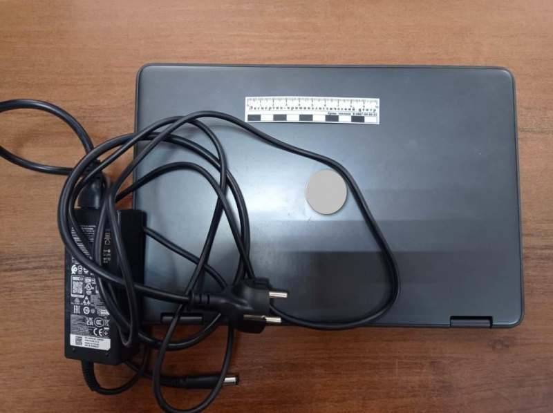Учитель украл из школы ноутбук в Красноярском крае 