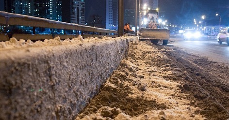 В марте пройдут публичные слушания по использованию реагентов на дорогах Красноярска. Фото: www.facebook.com