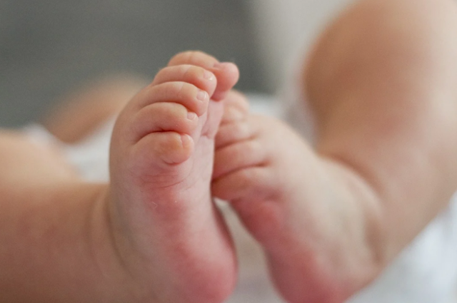 Первым красноярцем-2023 стал новорожденный мальчик