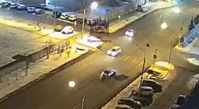 50-летний мужчина пострадал после ДТП на пешеходном переходе в Красноярске