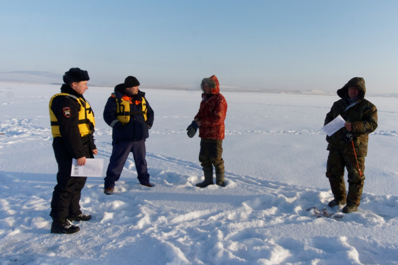 В Красноярском крае проверили соблюдение правил выезда на лед