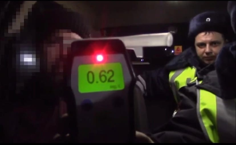 Лишенного прав 9 лет назад жителя Красноярского края задержали пьяным за рулем