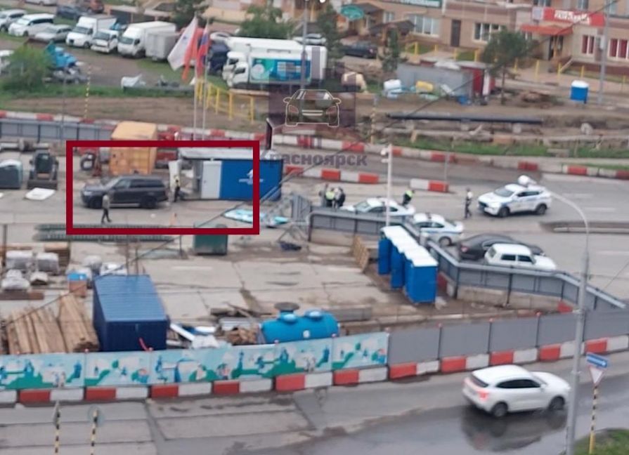 Пьяный водитель на Land Rover влетел на стройплощадку красноярского метро 