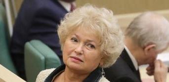 Мать Ксении Собчак снова стала сенатором от Тывы. Фото:rtyva.ru