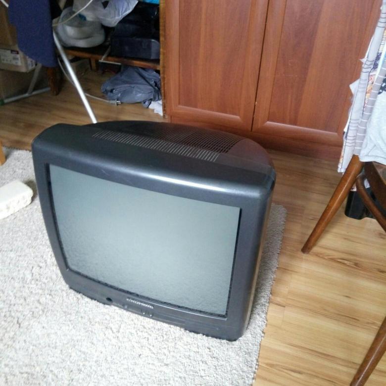 Авито красноярск телевизор. Телевизор обычный. Аналоговый телевизор. Обычные телевизоры квадратные. Телевизор обычный старый.