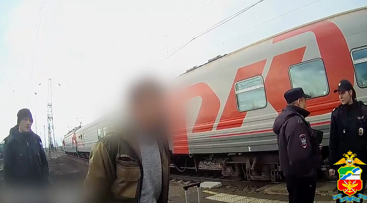 В Красноярском крае пассажир устроил дебош в поезде 