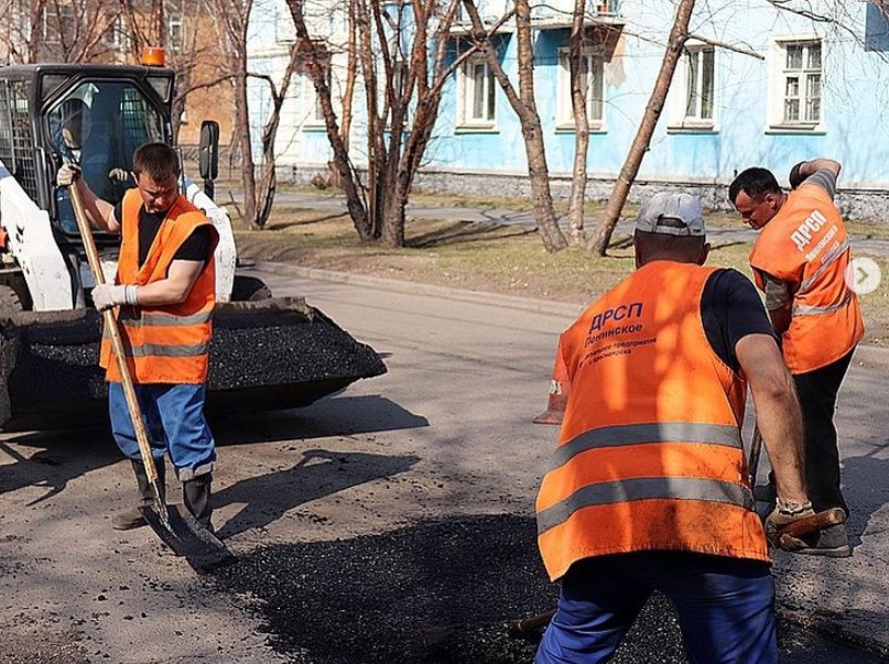 Построить дом двоим из паутин