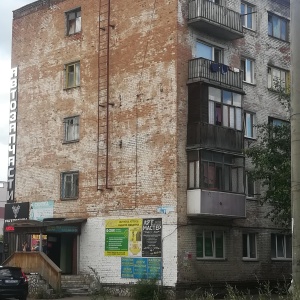 Режим угрозы ЧС введен в Красноярске из-за аварийной пятиэтажки на Быковского