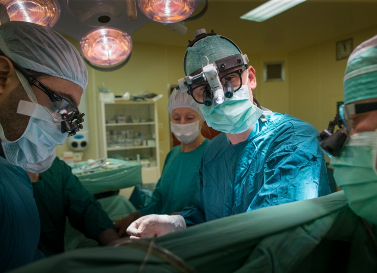 Хирурги Кардиоцентра Красноярска успешно имплантировали первый российский многобраншевыйстент-графт 