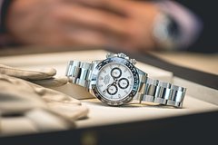 У главы Канска увидели дорогие часы за 10 млн рублей. Фото: Shutterstock