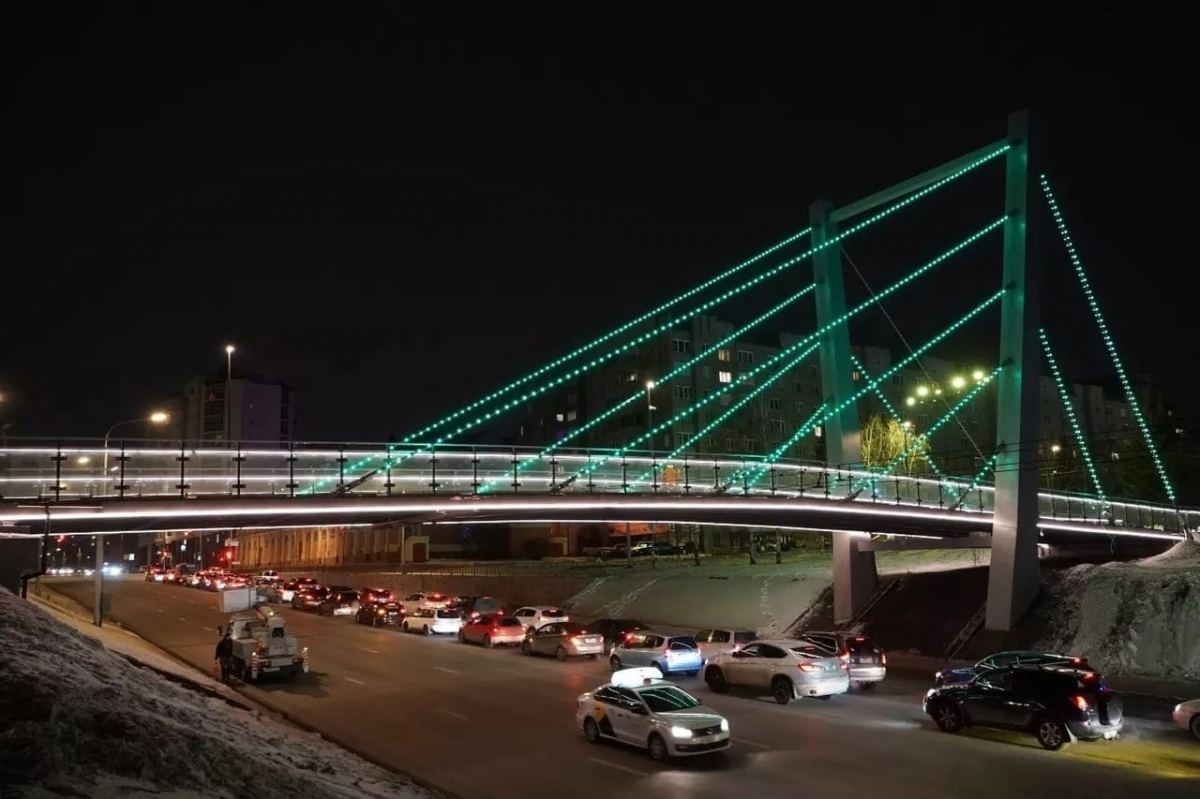 С 24 января в Красноярске включат праздничную иллюминацию мостов