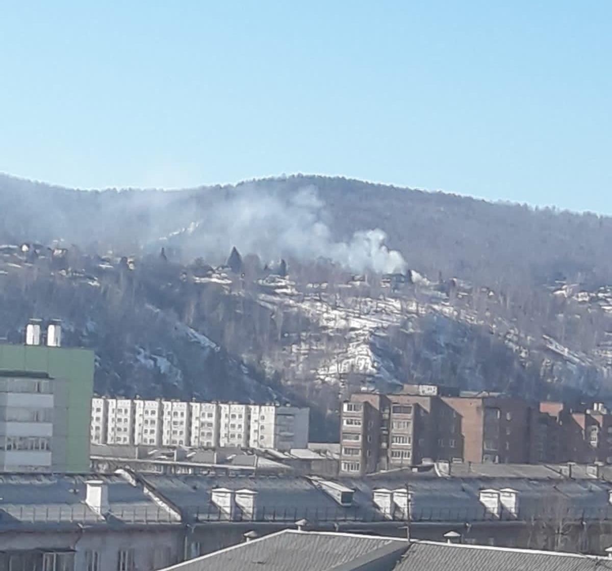 В Красноярске в СНТ «Здоровье» загорелся частный дом с баней — Новости  Красноярска на 7 канале