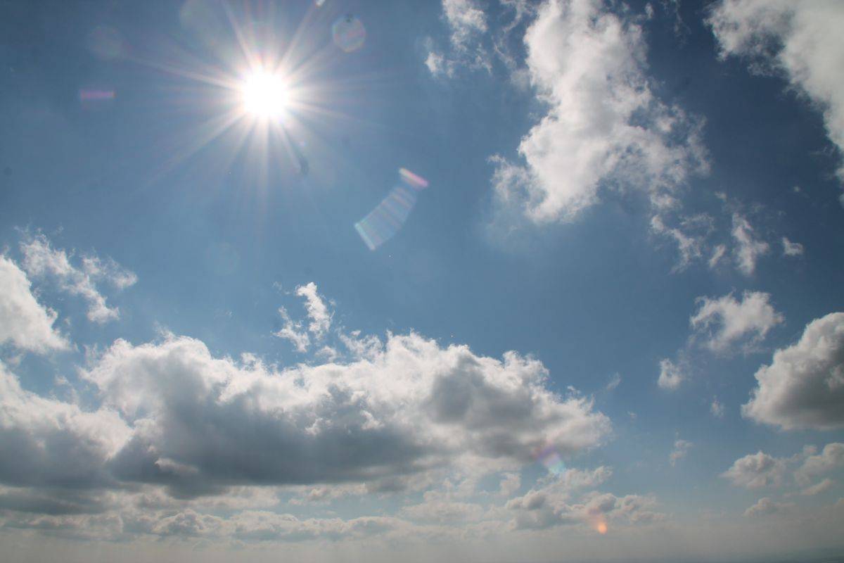 clouds-273816_1920.jpg