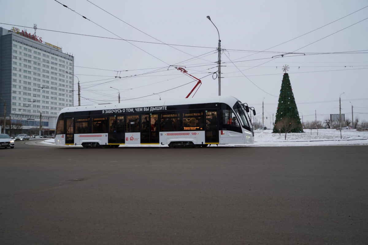 В Красноярске новый трамвай «Львёнок» помог убаюкать неспокойного малыша.jpeg