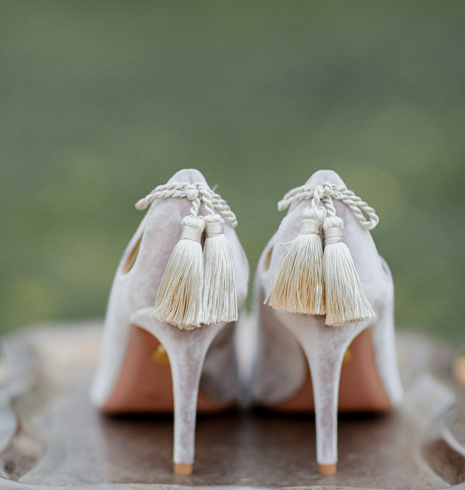 fashionable-high-heels-with-hanging-tassels.jpg