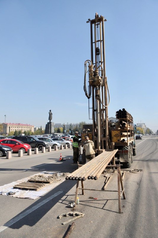 В Красноярске местростроители начали брать пробы грунта на улице Шахтёров.jpeg