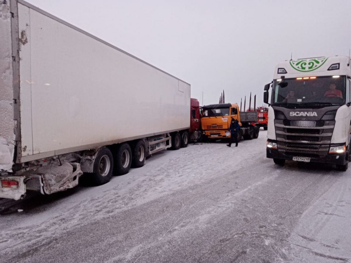 На глубоком обходе Красноярска произошло ДТП с семью автомобилями — Новости  Красноярска на 7 канале