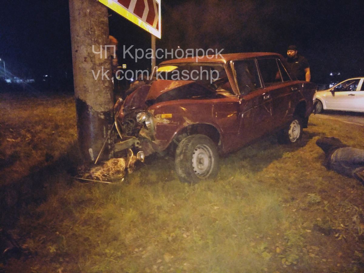 ВАЗ вылетел на Мичуринское кольцо: пассажир пробил головой лобовое стекло и  сломал лицо (фото) — Новости Красноярска на 7 канале