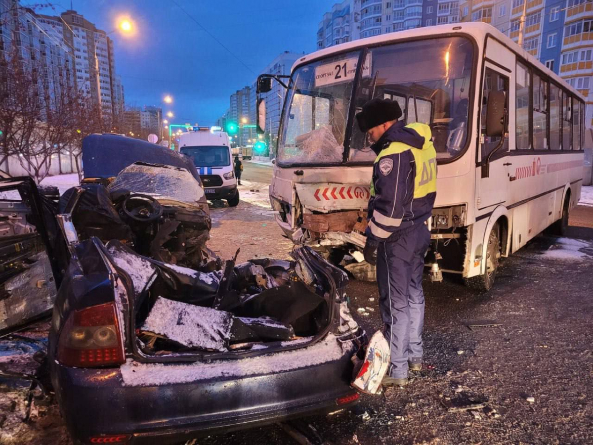 Умер пострадавший в ДТП с автобусом №21 игрок красноярского регбийного  клуба | 08.11.2023 | Красноярск - БезФормата