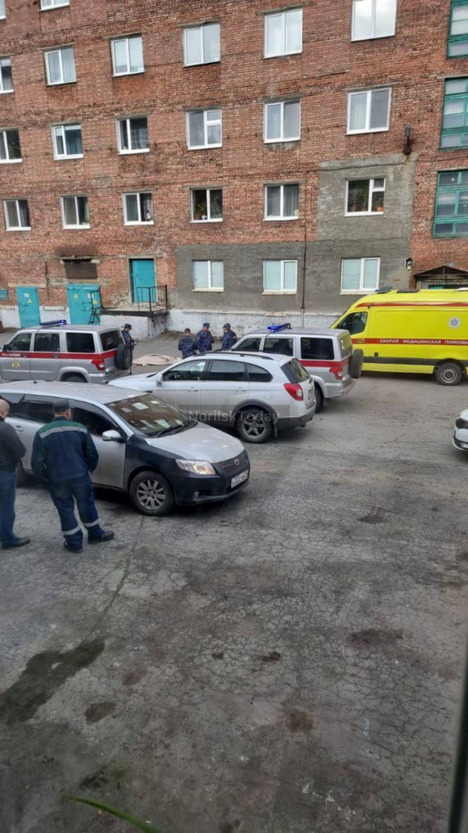 В Норильске душитель женщин погиб, выпрыгнув с 6-го этажа здания СК.jpg