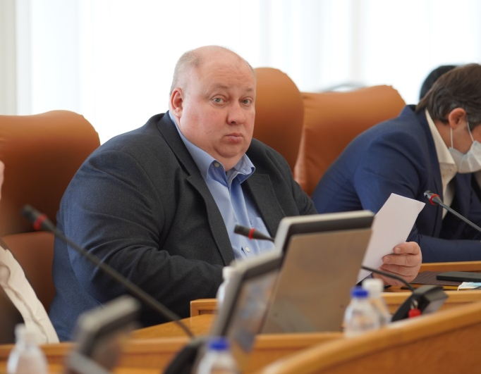 Депутат горсовета Красноярска Захар Енджиевский.png