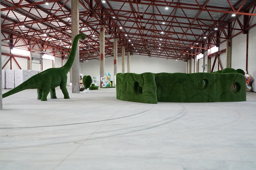 В Красноярске создан парк развлечений с динозаврами.jpg