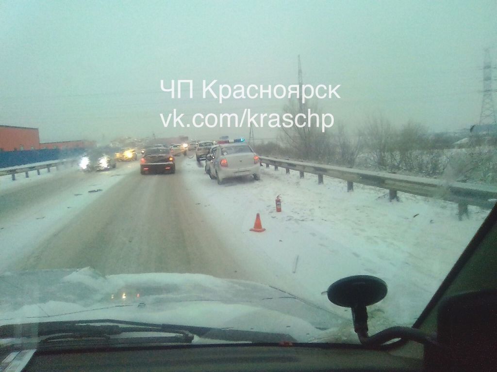 Северное шоссе встало в огромную пробку из-за массовой аварии (фото) —  Новости Красноярска на 7 канале