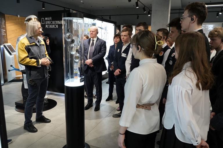 красцветмет_профориентация_5.jpeg красцветмет_профориентация_5.jpeg