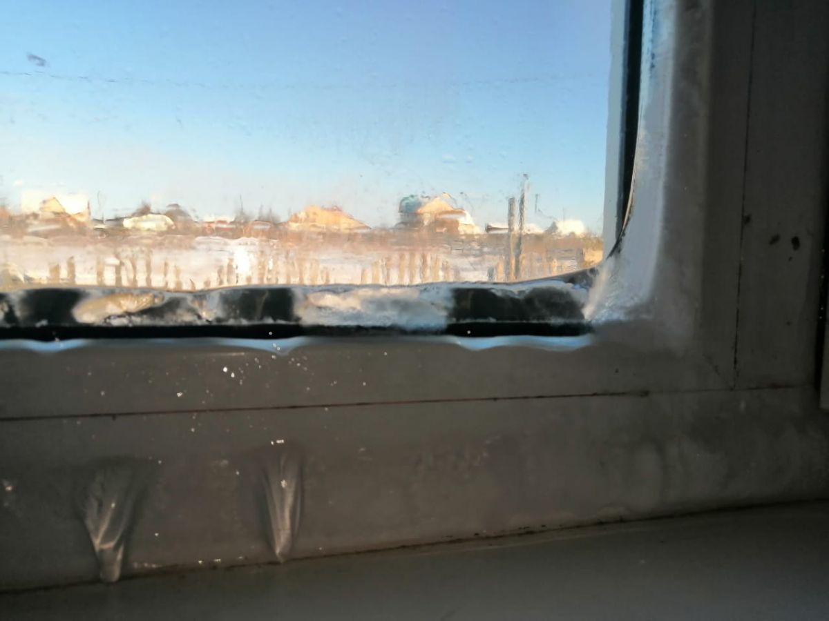 В Красноярском крае чиновники выделили сироте непригодное жильё.jpg