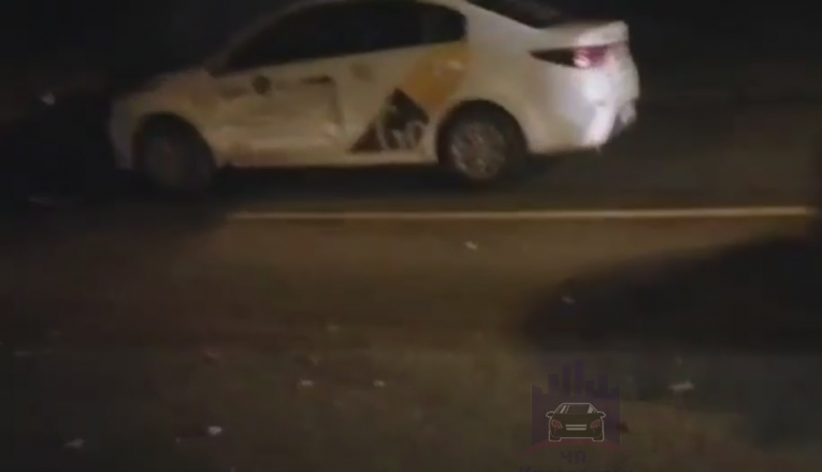 Авария с «Яндекс-такси» и «Мерседесом» произошла на Енисейском тракте в Красноярске.png