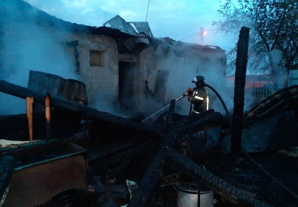 В Красноярском крае сгорел жилой дом.jpeg