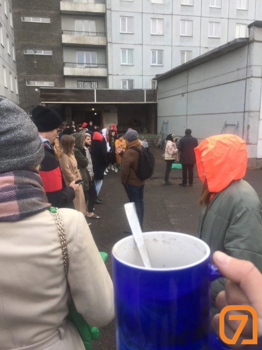 Эвакуация студентов из общежития института искусств.jpg