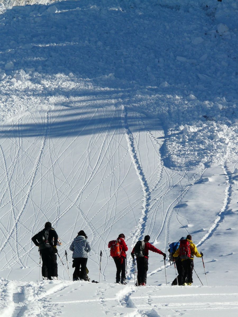 мороз зима лыжники горные лыжи лавина снег