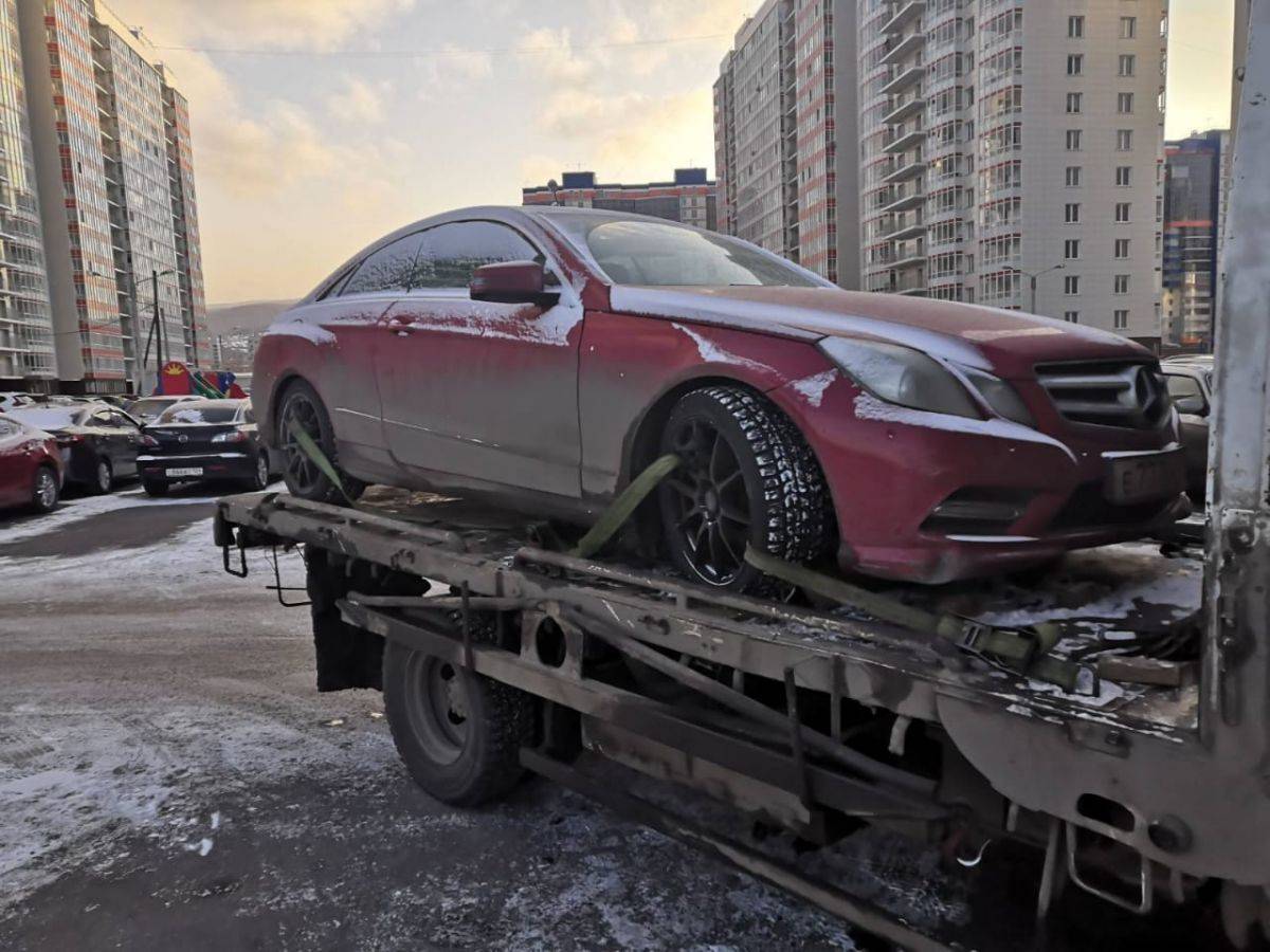 Хайп— это вообще главное в ее жизни»: «пьяных» девчонок на Мерседесе  оштрафовали — Новости Красноярска на 7 канале